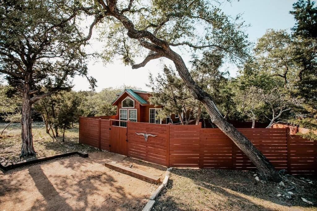 The Longhorn Cabin - Cabins At Rim Rock Austin Exterior foto